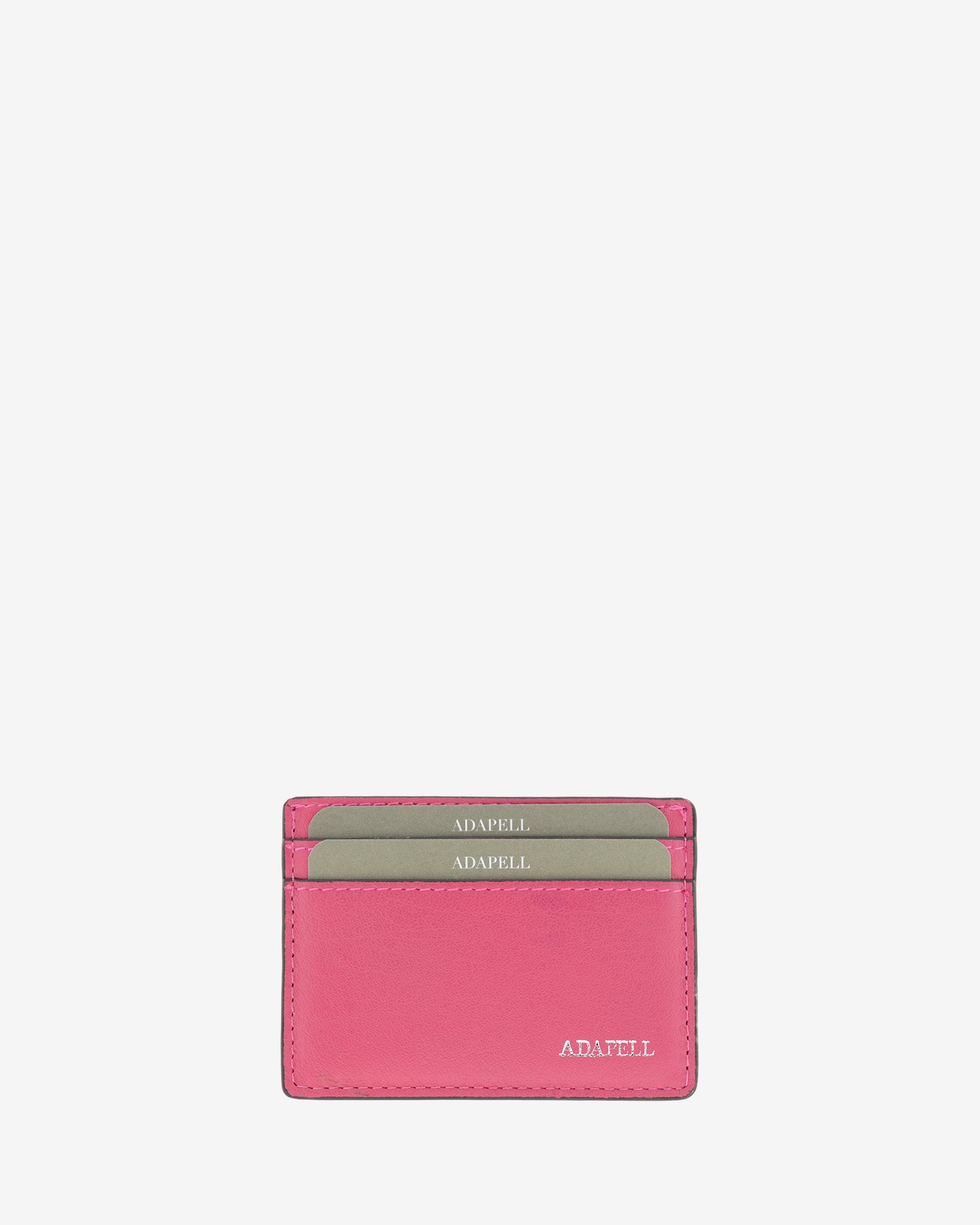 Tarjetero ultrafino en piel auténtica de color fucsia con bordes en negro, ref. 8083-25, con capacidad para 4 tarjetas y compartimento central para billetes o más tarjetas y con protección de tarjetas RFID, vista frontal